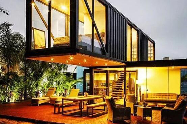 谁知道这个漂亮的舒适的房子是用青岛集装箱房做的。